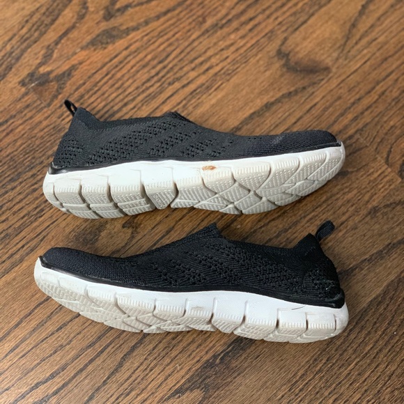 Good Condition Skechers Air Cooled Memory Foam Black Slip Ons Women’s Size 6 - Picture 4 of 15